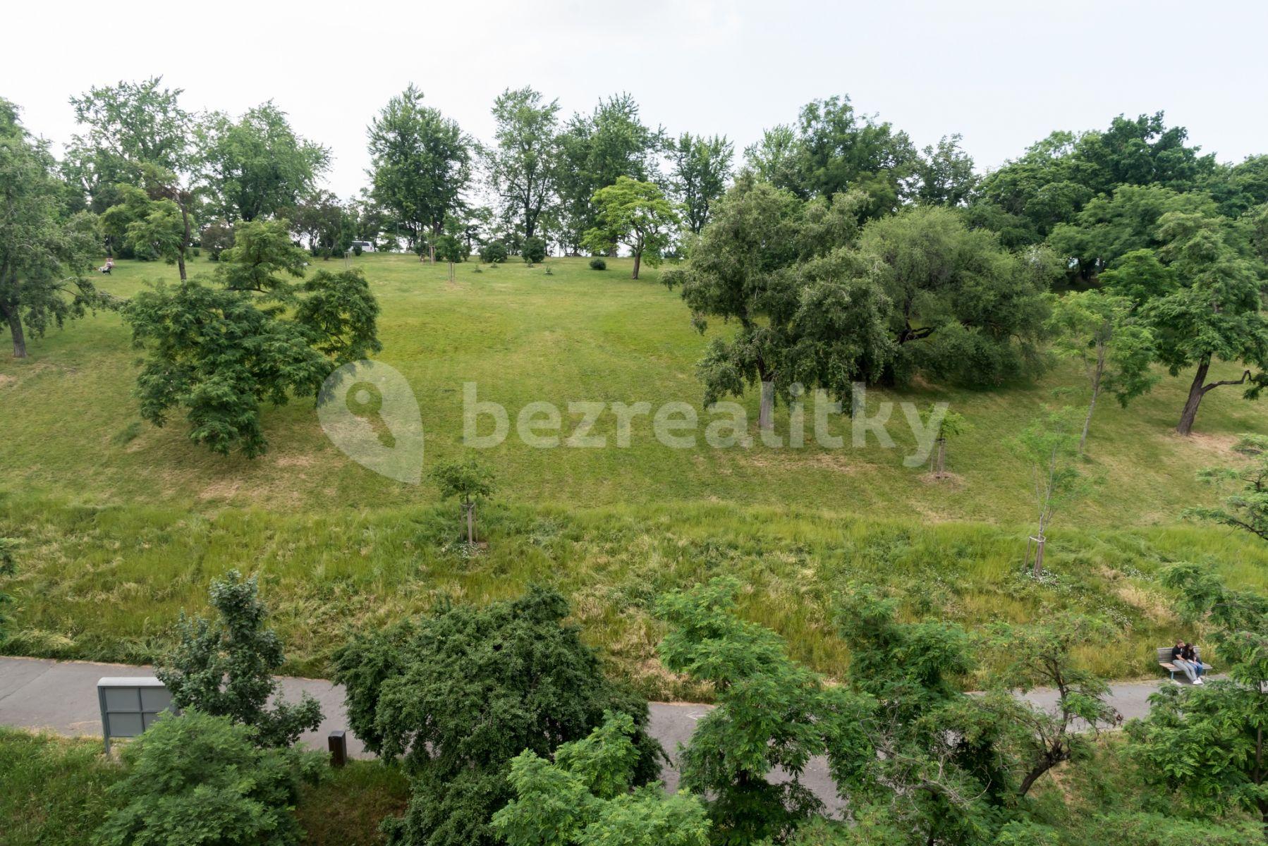 Prenájom bytu 2-izbový 57 m², Kališnická, Praha, Praha