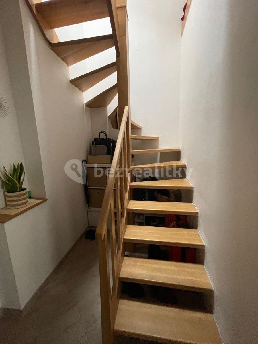 Prenájom bytu 1-izbový 64 m², Štítného, Praha, Praha