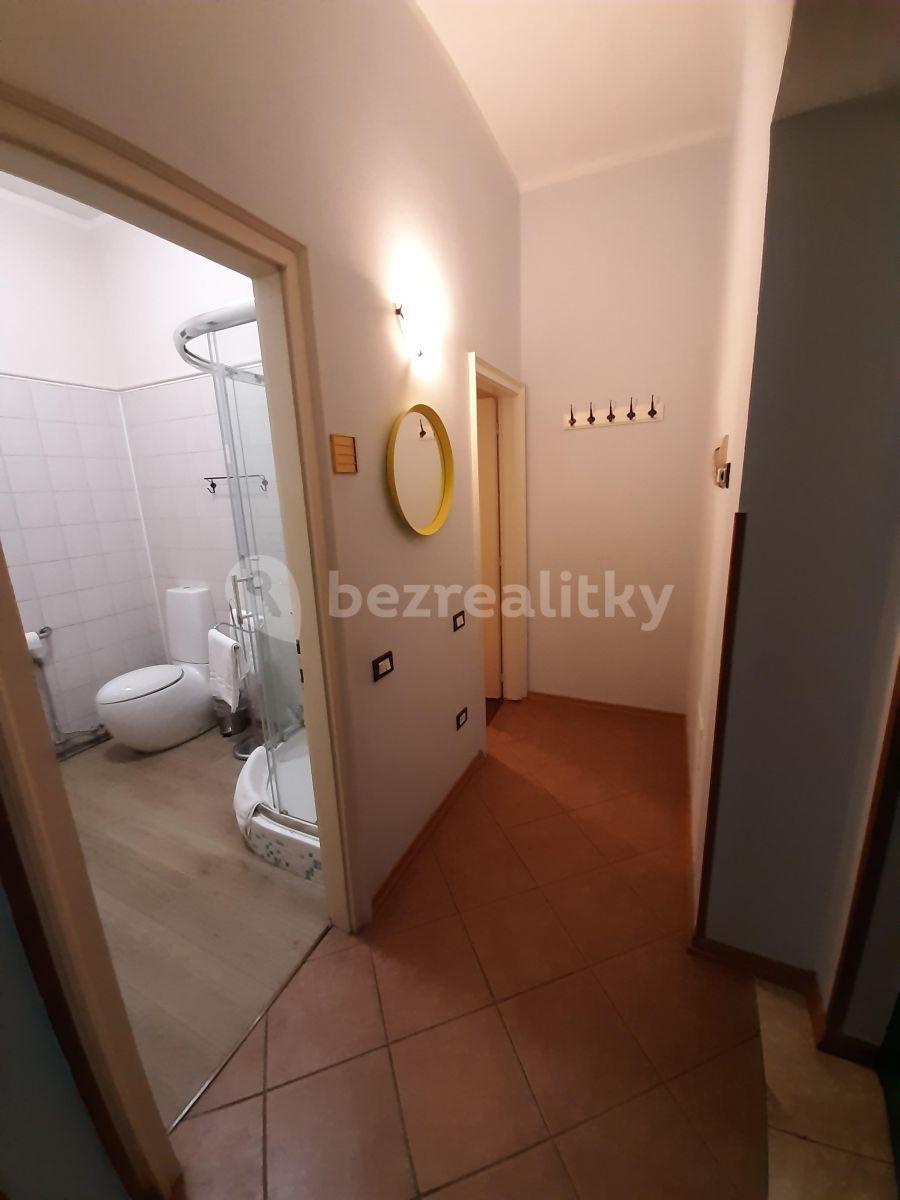 Prenájom bytu 1-izbový 40 m², Duškova, Praha, Praha