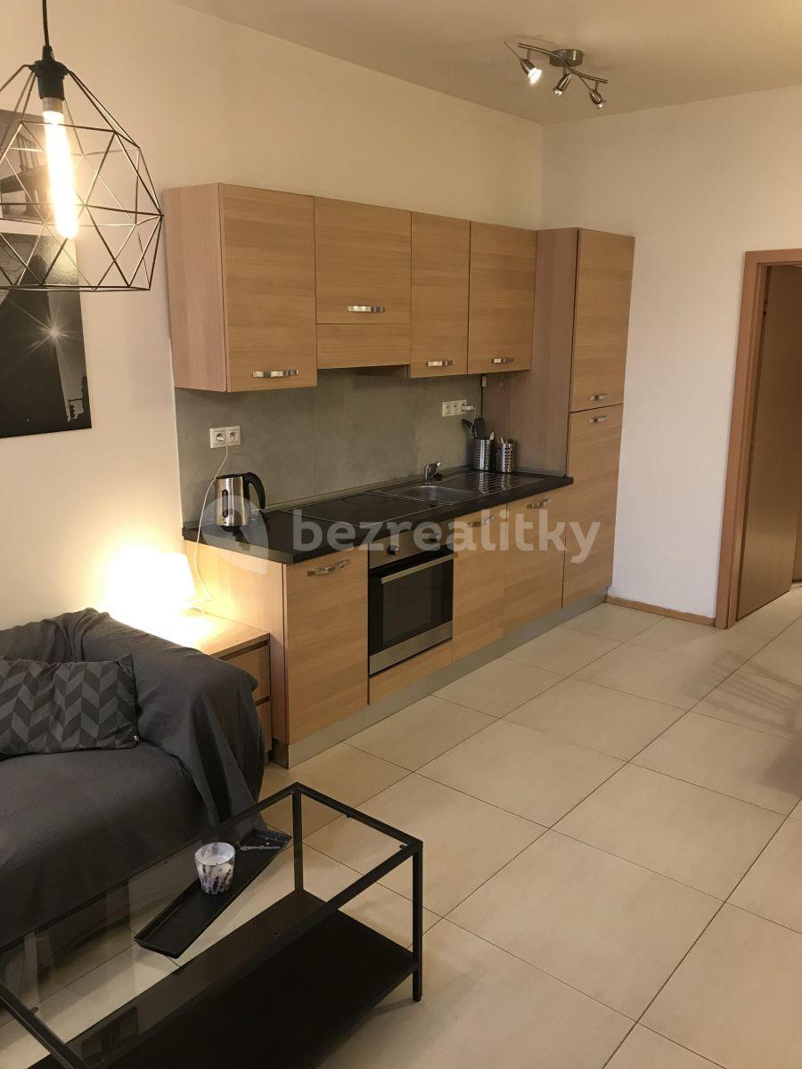 Prenájom bytu 3-izbový 65 m², Táboritská, Praha, Praha