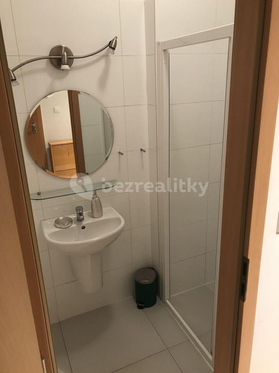 Prenájom bytu 3-izbový 65 m², Táboritská, Praha, Praha