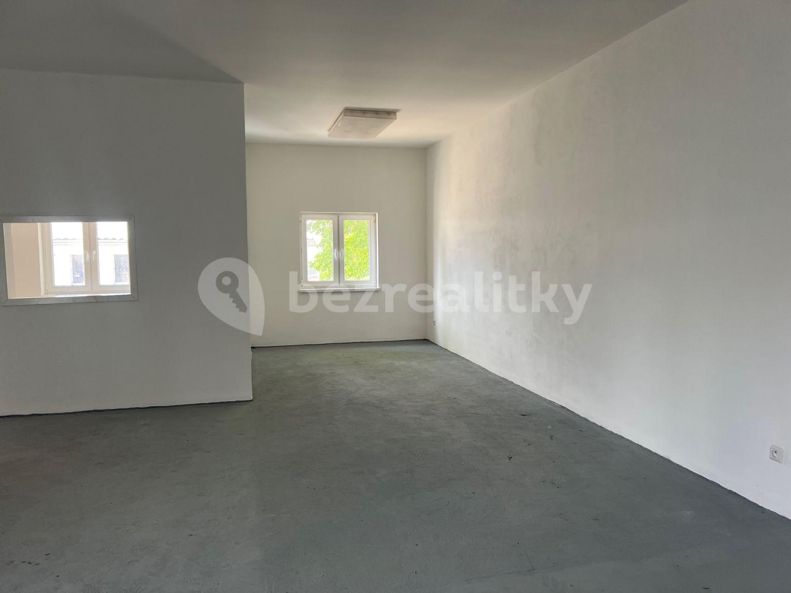 Prenájom nebytového priestoru 1.500 m², Růžová, Rudná, Středočeský kraj