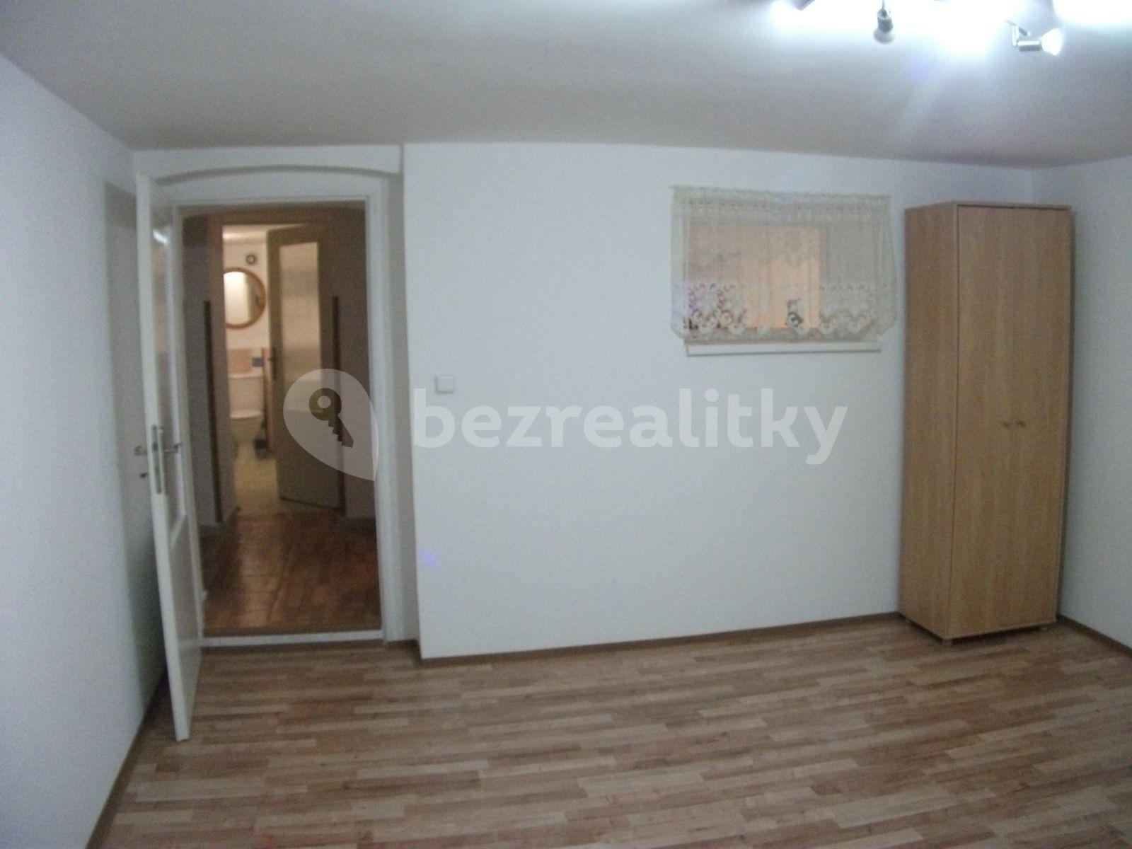 Prenájom bytu 1-izbový 50 m², Dlouhá, Karlovy Vary, Karlovarský kraj