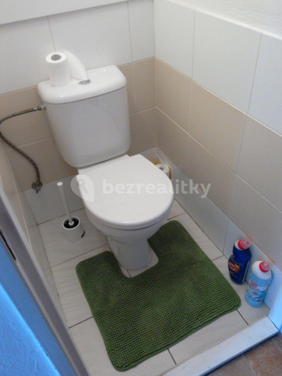 Prenájom bytu 3-izbový 74 m², Štětínská, Praha, Praha