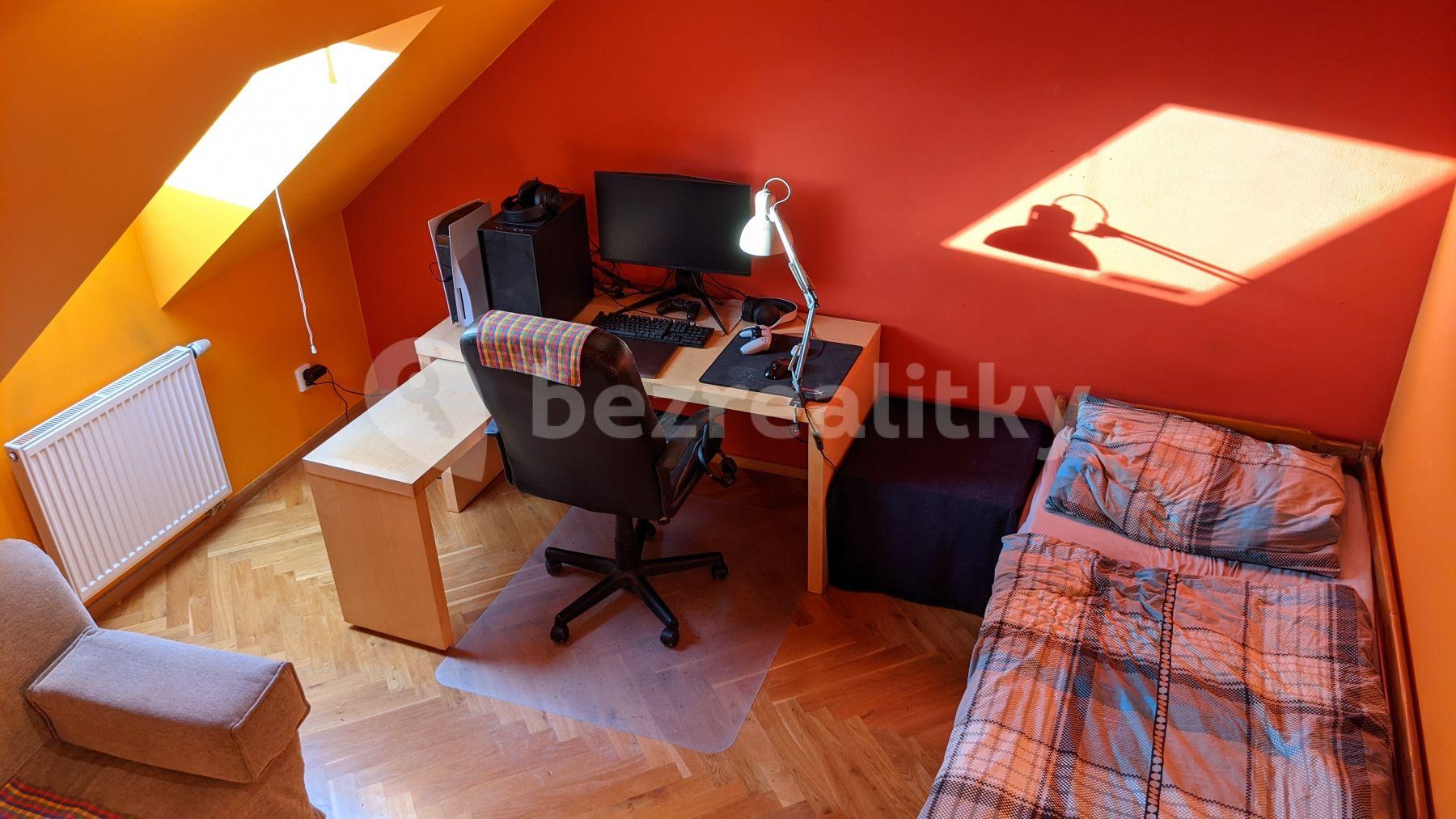 Prenájom bytu 1-izbový 40 m², Netlucká, Praha, Praha