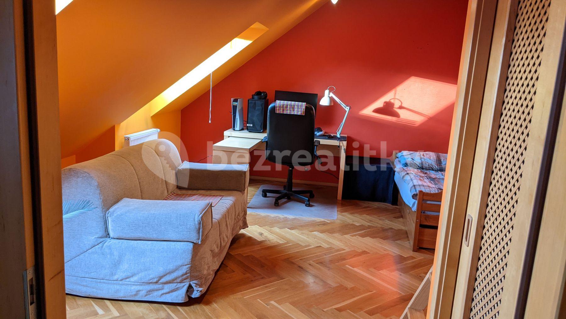 Prenájom bytu 1-izbový 40 m², Netlucká, Praha, Praha