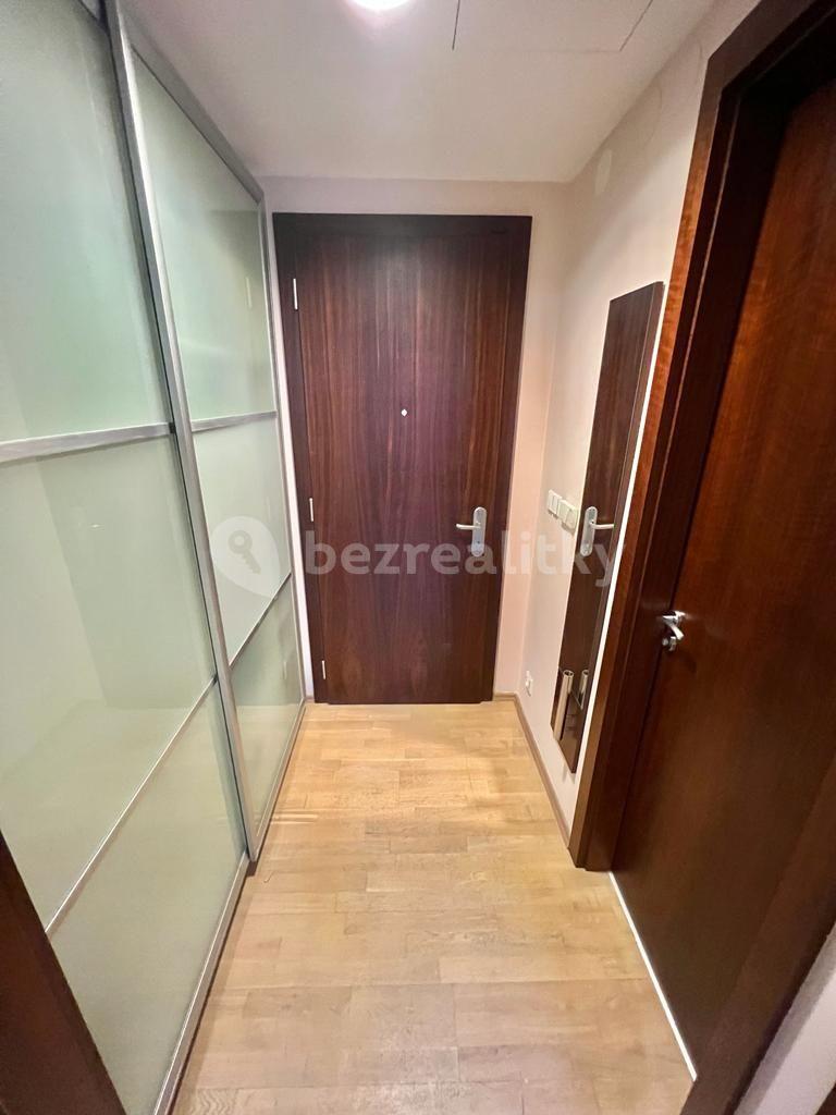 Prenájom bytu 2-izbový 40 m², Americká, Praha, Praha