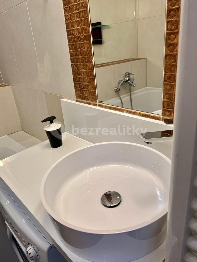 Prenájom bytu 2-izbový 40 m², Americká, Praha, Praha