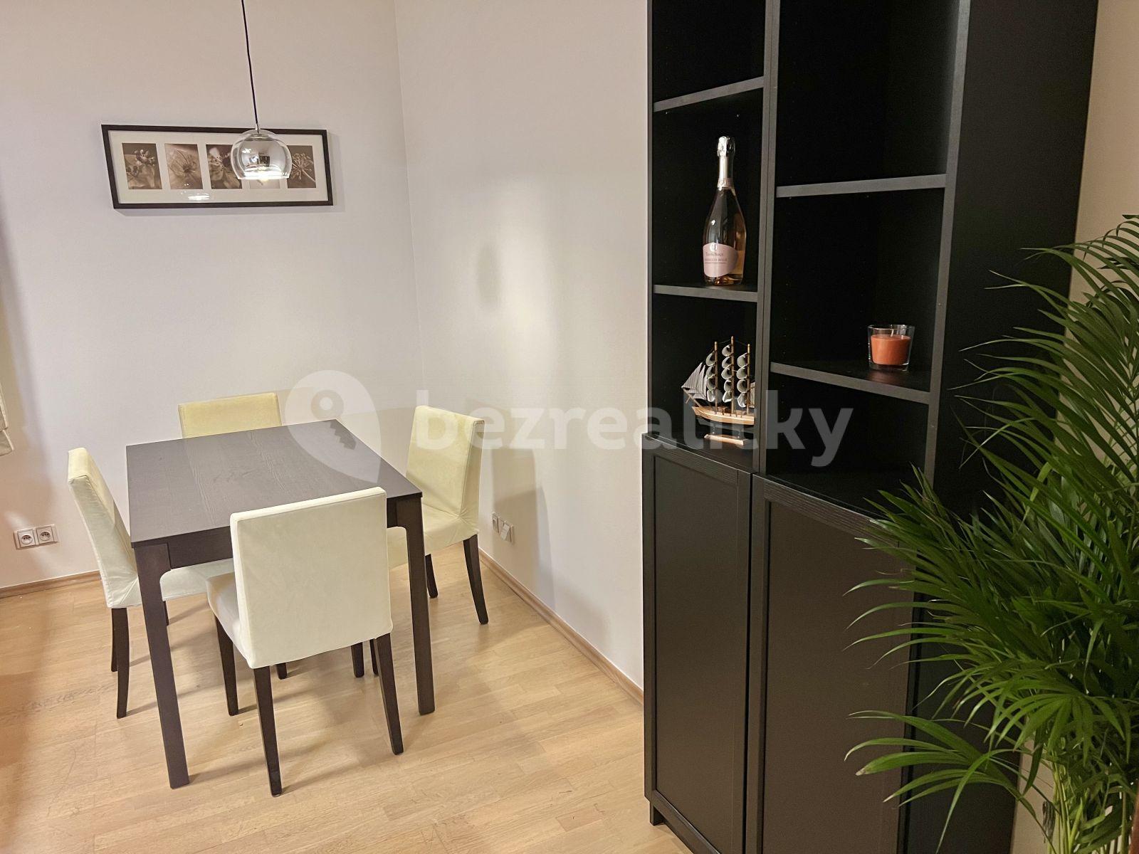 Prenájom bytu 2-izbový 40 m², Americká, Praha, Praha