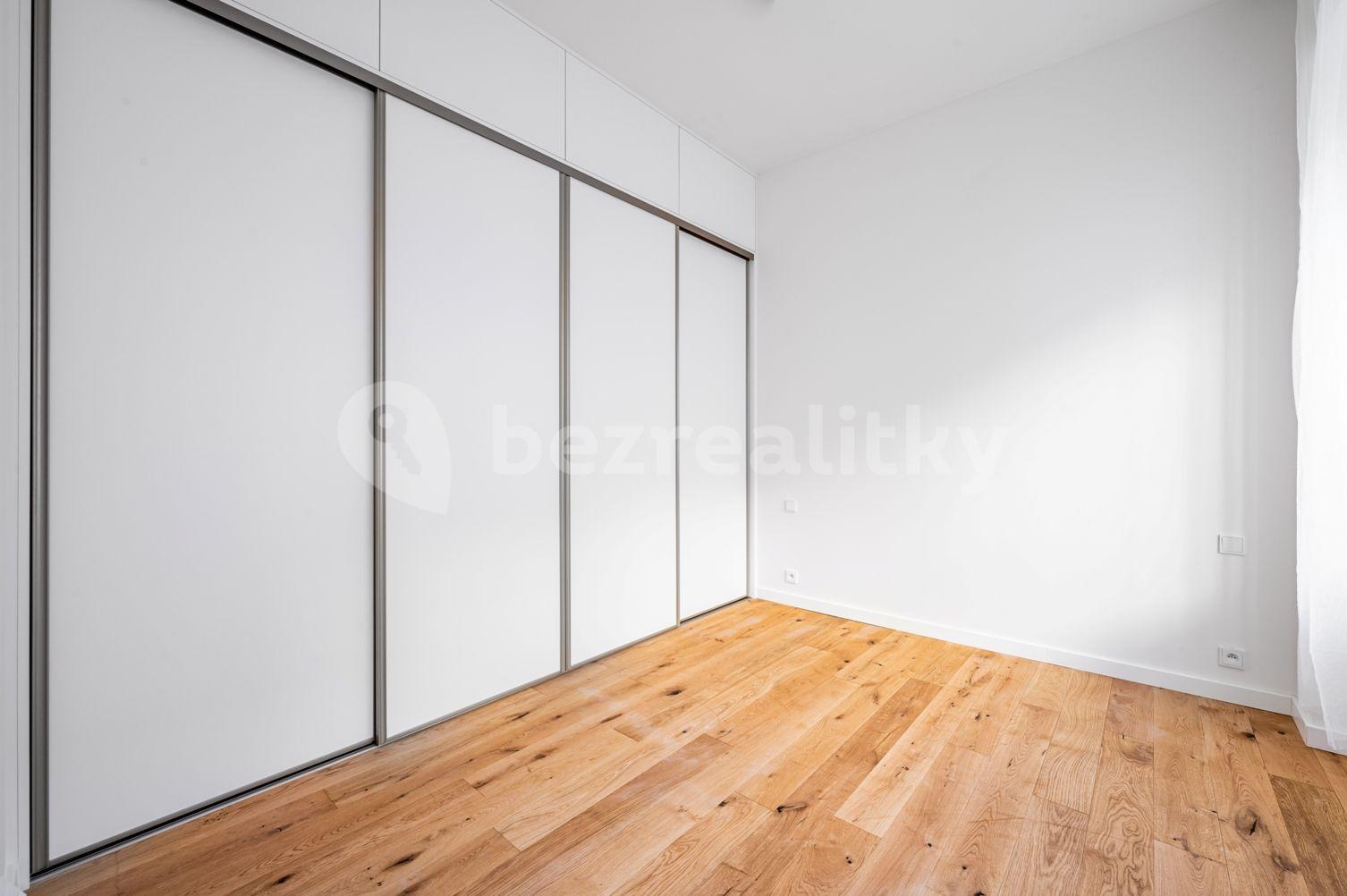 Prenájom bytu 2-izbový 62 m², Římská, Praha, Praha