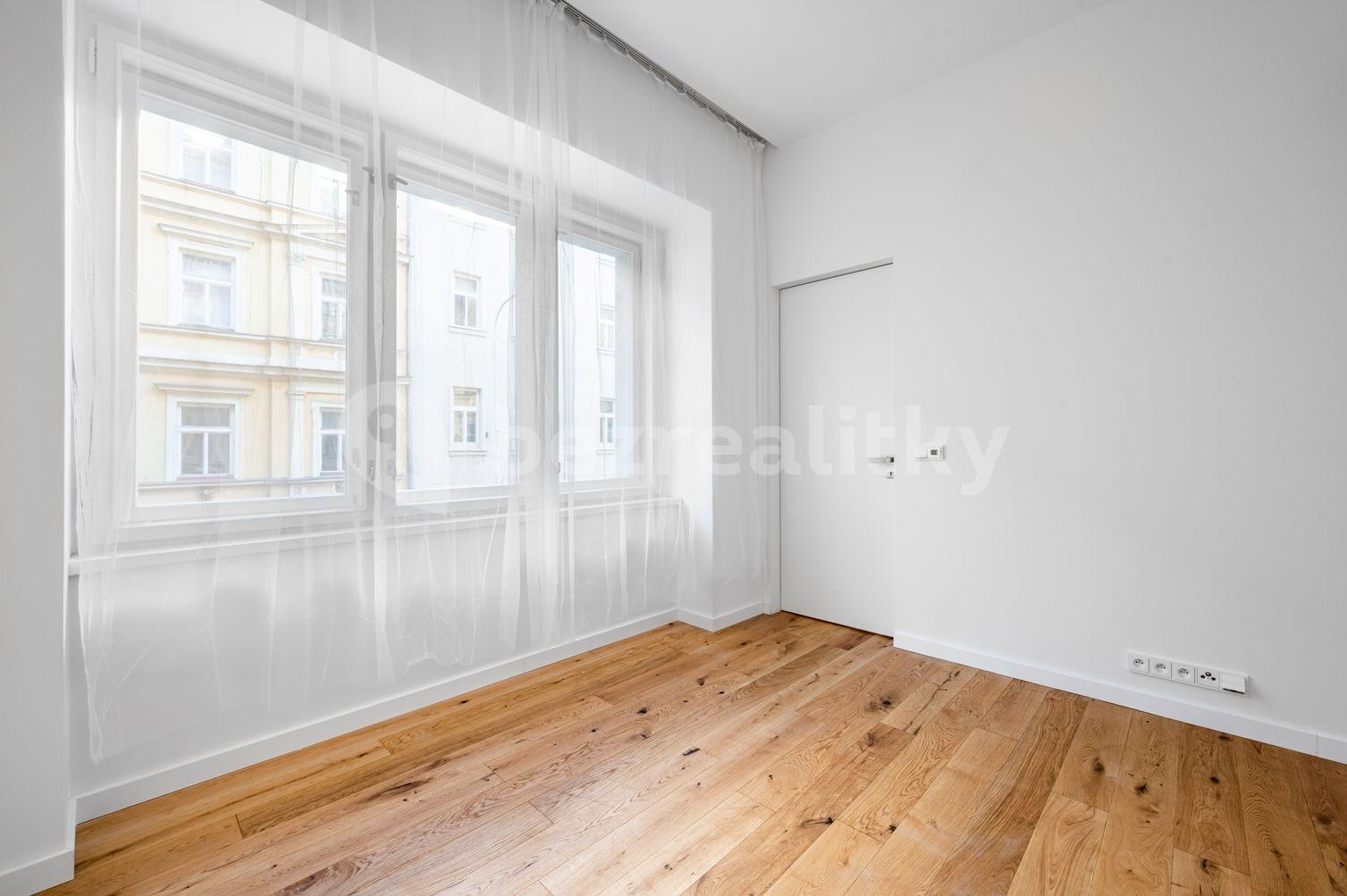 Prenájom bytu 2-izbový 62 m², Římská, Praha, Praha