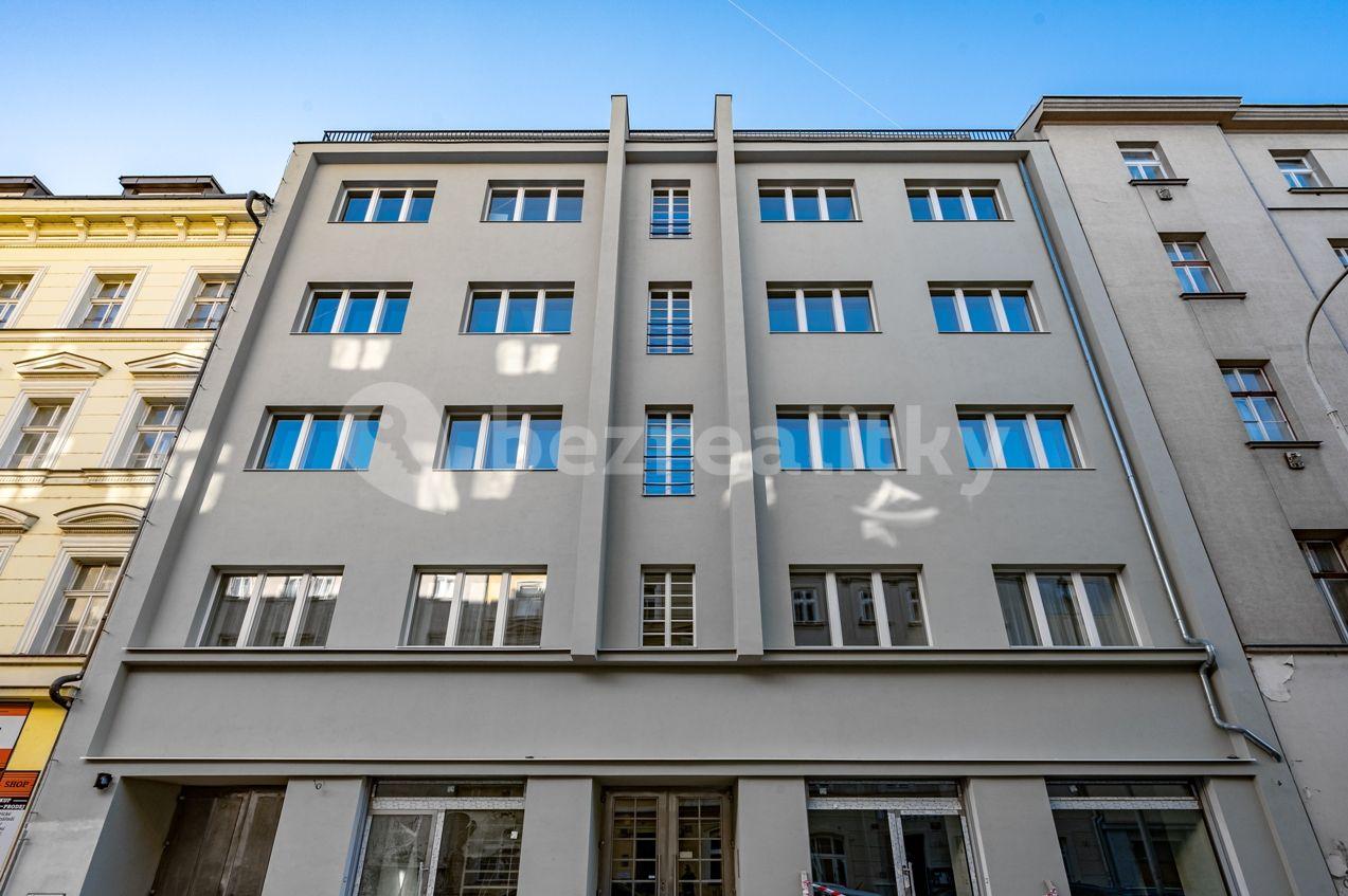 Prenájom bytu 2-izbový 62 m², Římská, Praha, Praha