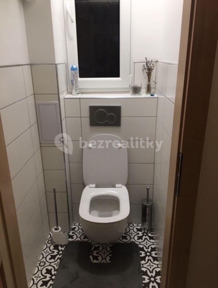 Prenájom bytu 3-izbový 70 m², V Háji, Praha, Praha