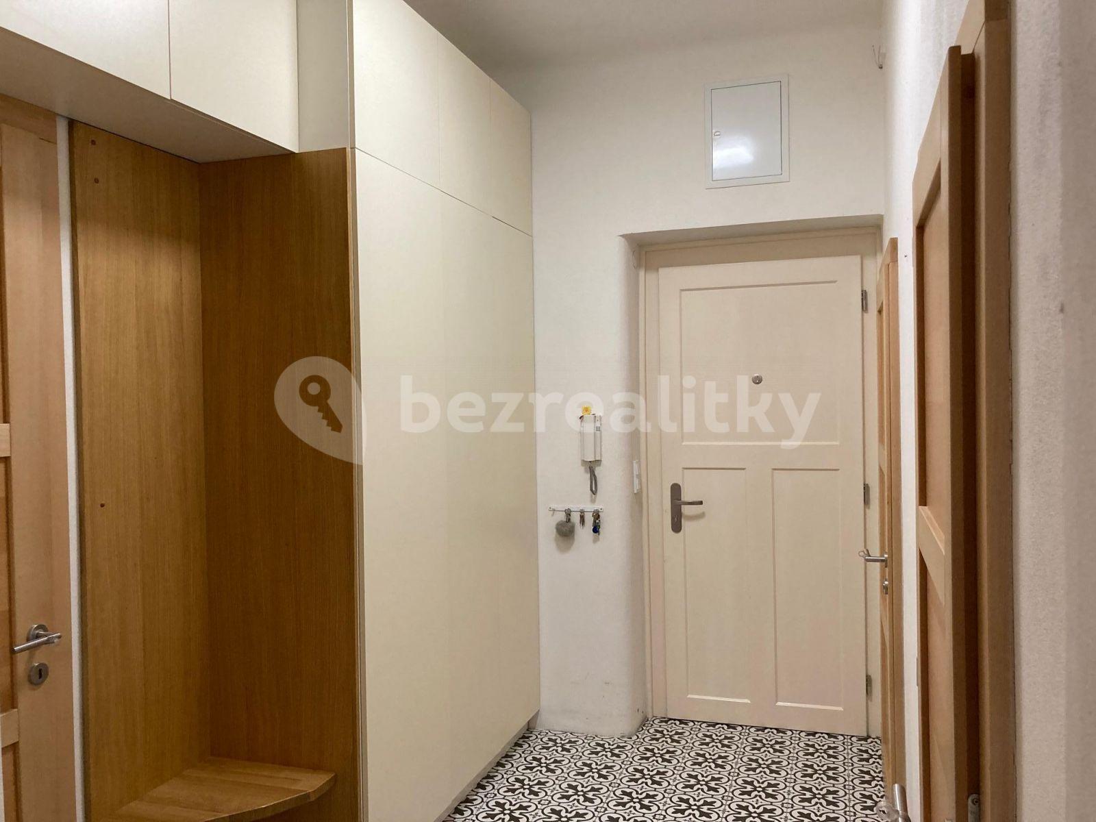 Prenájom bytu 3-izbový 70 m², V Háji, Praha, Praha