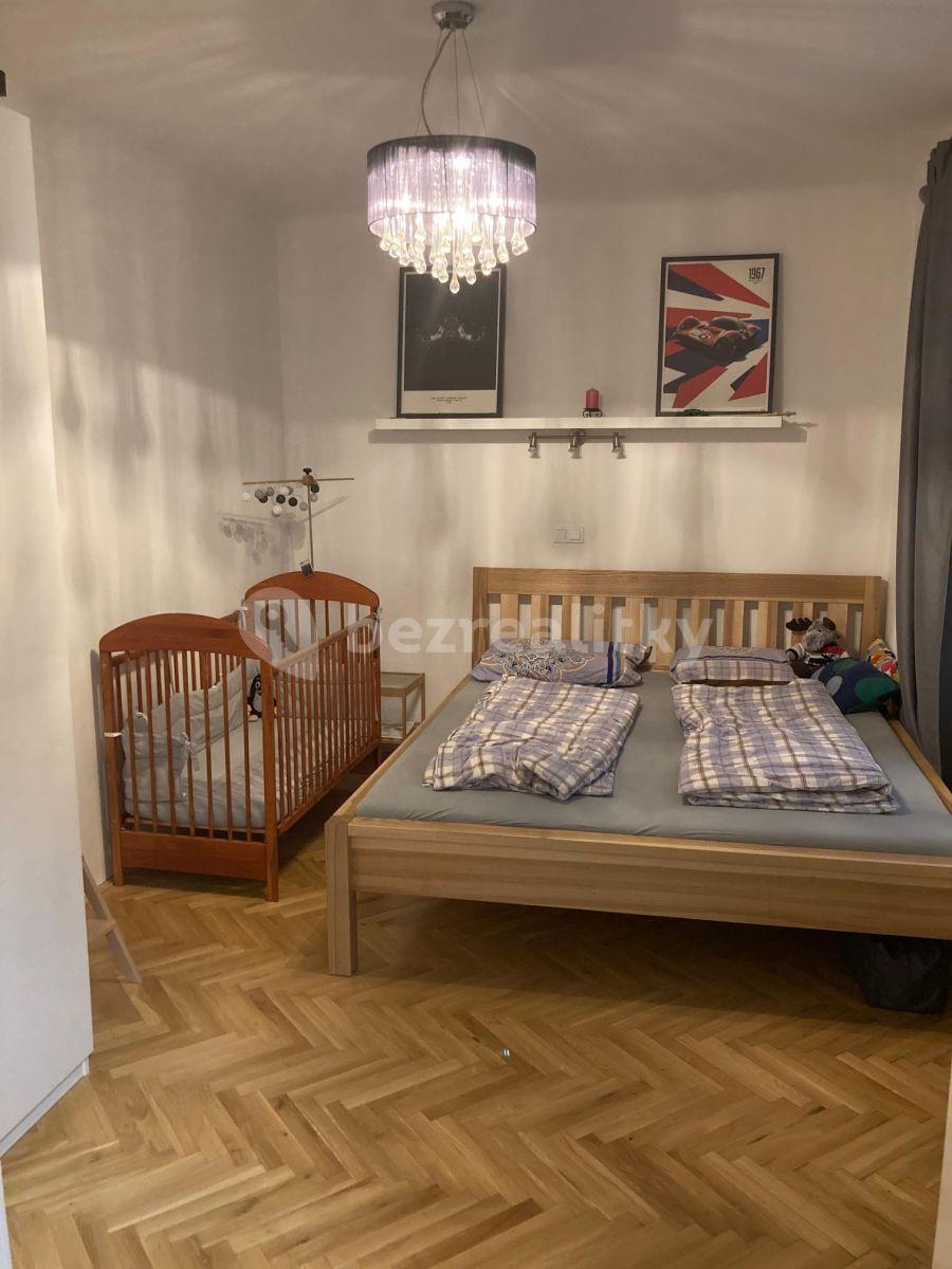 Prenájom bytu 3-izbový 70 m², V Háji, Praha, Praha