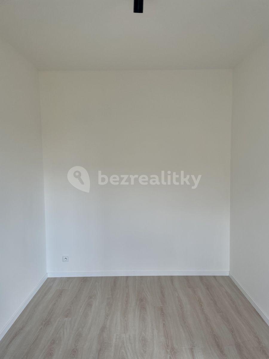 Prenájom bytu 1-izbový 23 m², Poděbradská, Praha, Praha