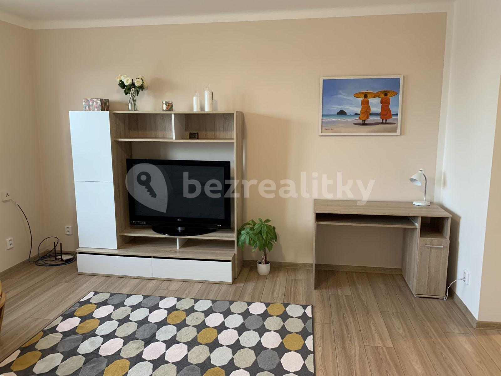 Prenájom bytu 2-izbový 56 m², Okružní, Nové Strašecí, Středočeský kraj