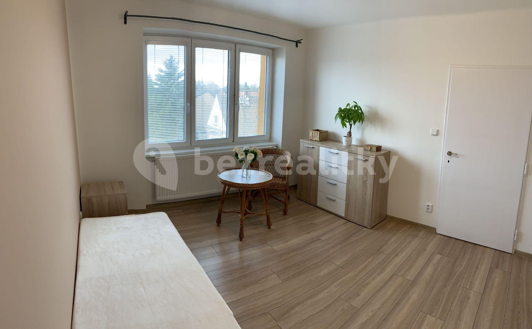 Prenájom bytu 2-izbový 56 m², Okružní, Nové Strašecí, Středočeský kraj