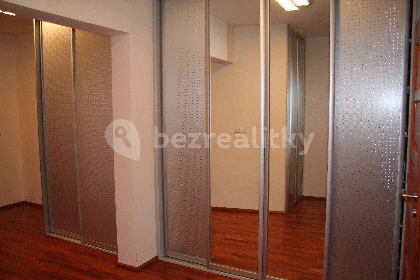 Prenájom bytu 2-izbový 70 m², Mattioliho, Praha, Praha