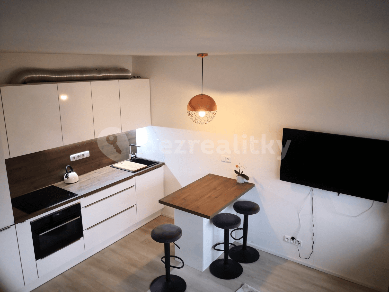 Prenájom bytu 2-izbový 37 m², Molákova, Praha, Praha