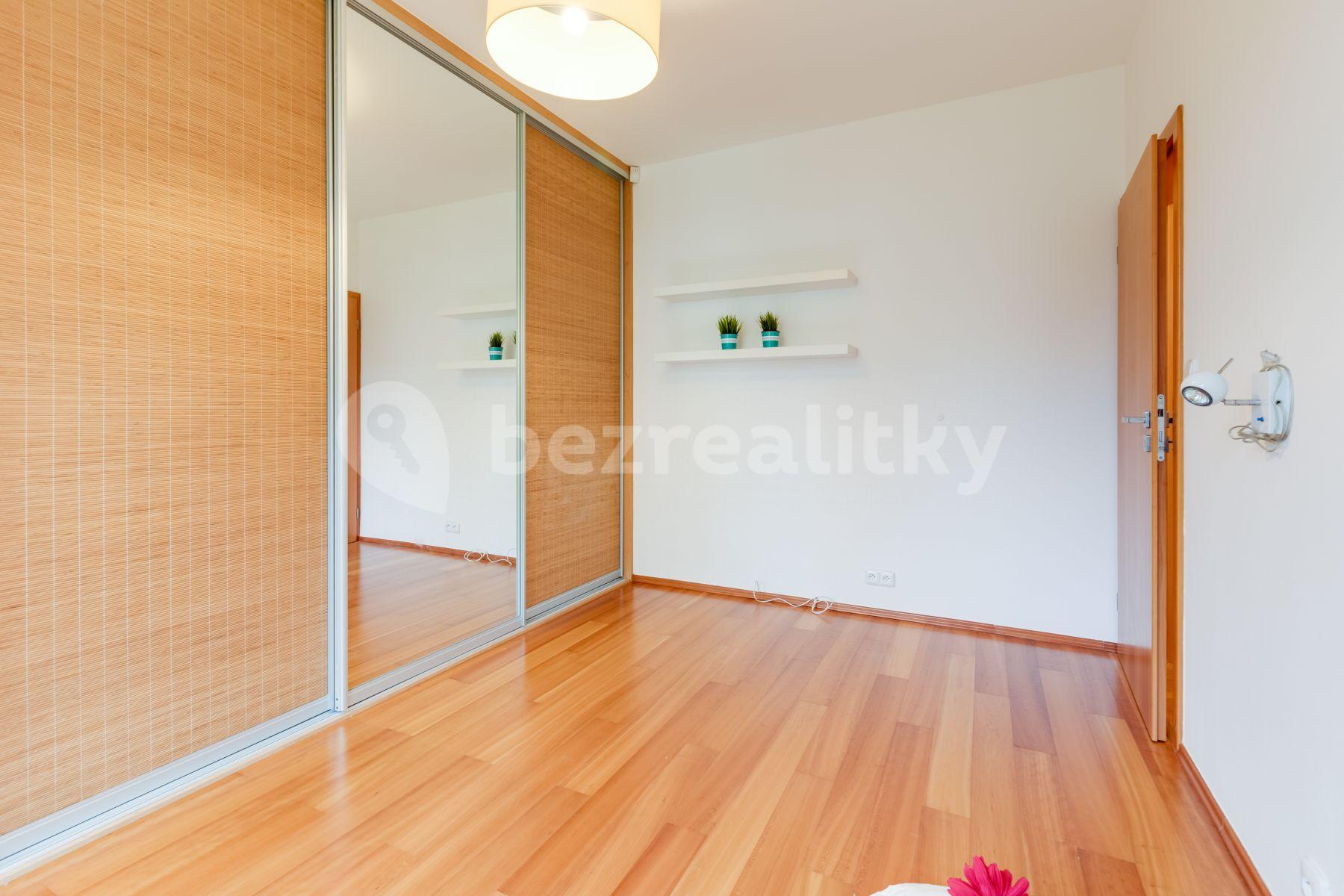 Prenájom bytu 3-izbový 71 m², Vřesovická, Praha, Praha