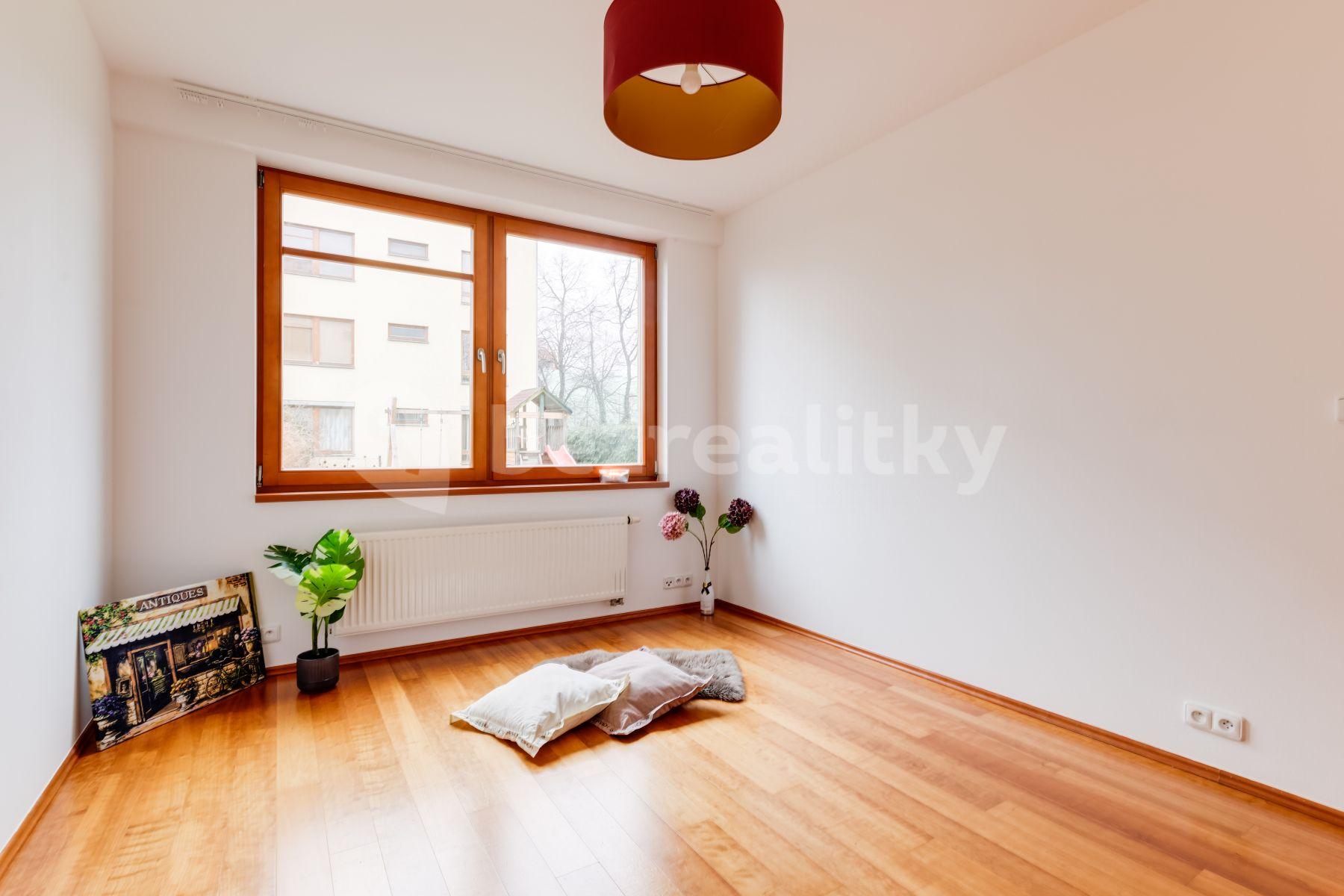 Prenájom bytu 3-izbový 71 m², Vřesovická, Praha, Praha