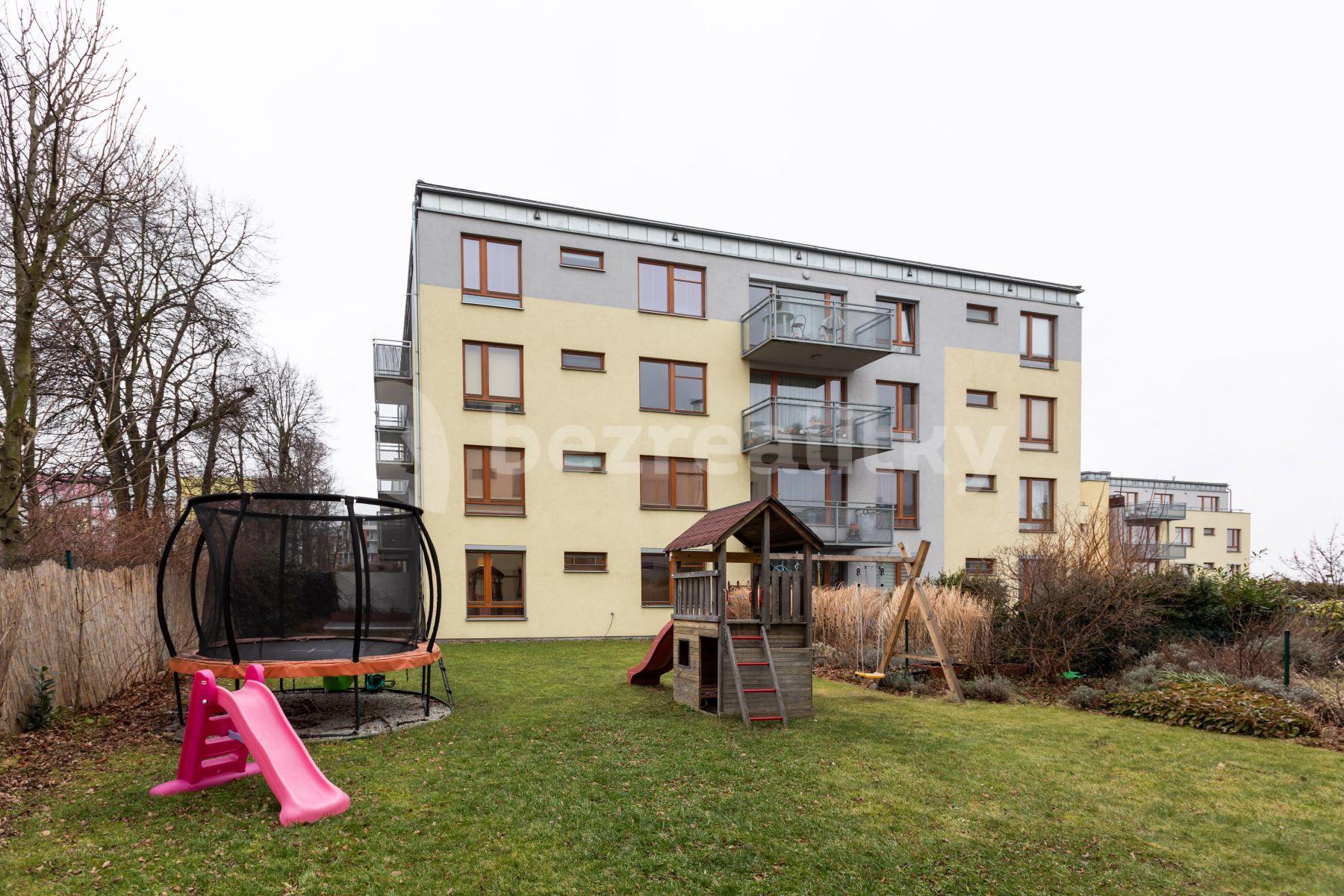 Prenájom bytu 3-izbový 71 m², Vřesovická, Praha, Praha