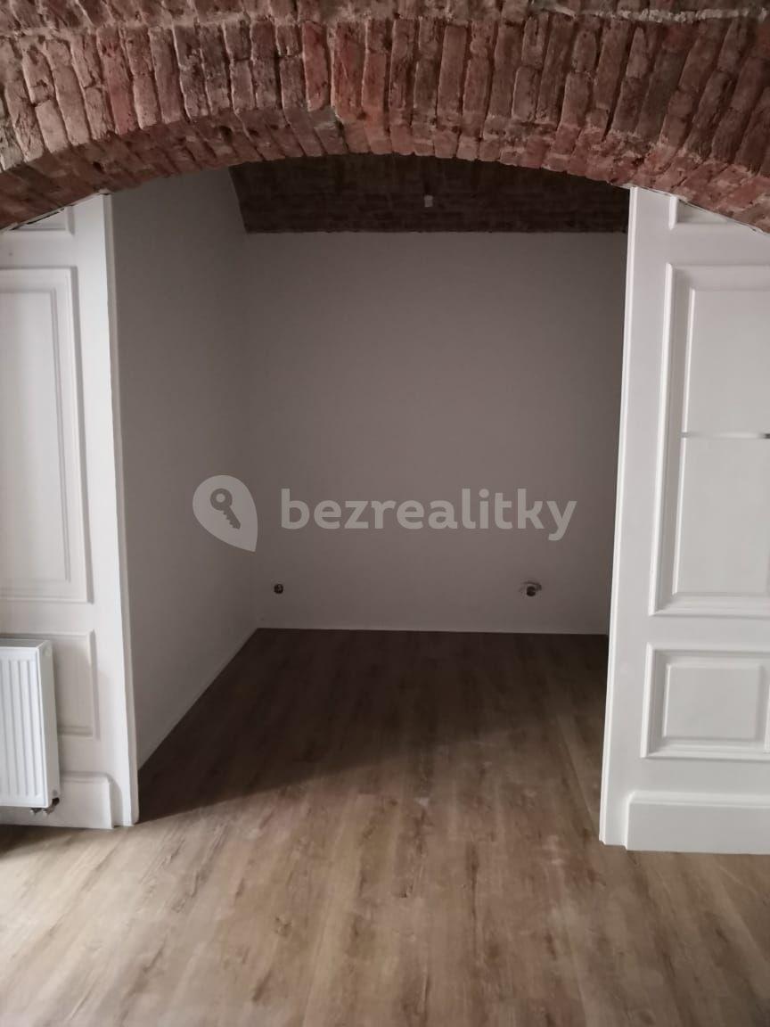 Prenájom bytu 1-izbový 38 m², Rostislavova, Praha, Praha