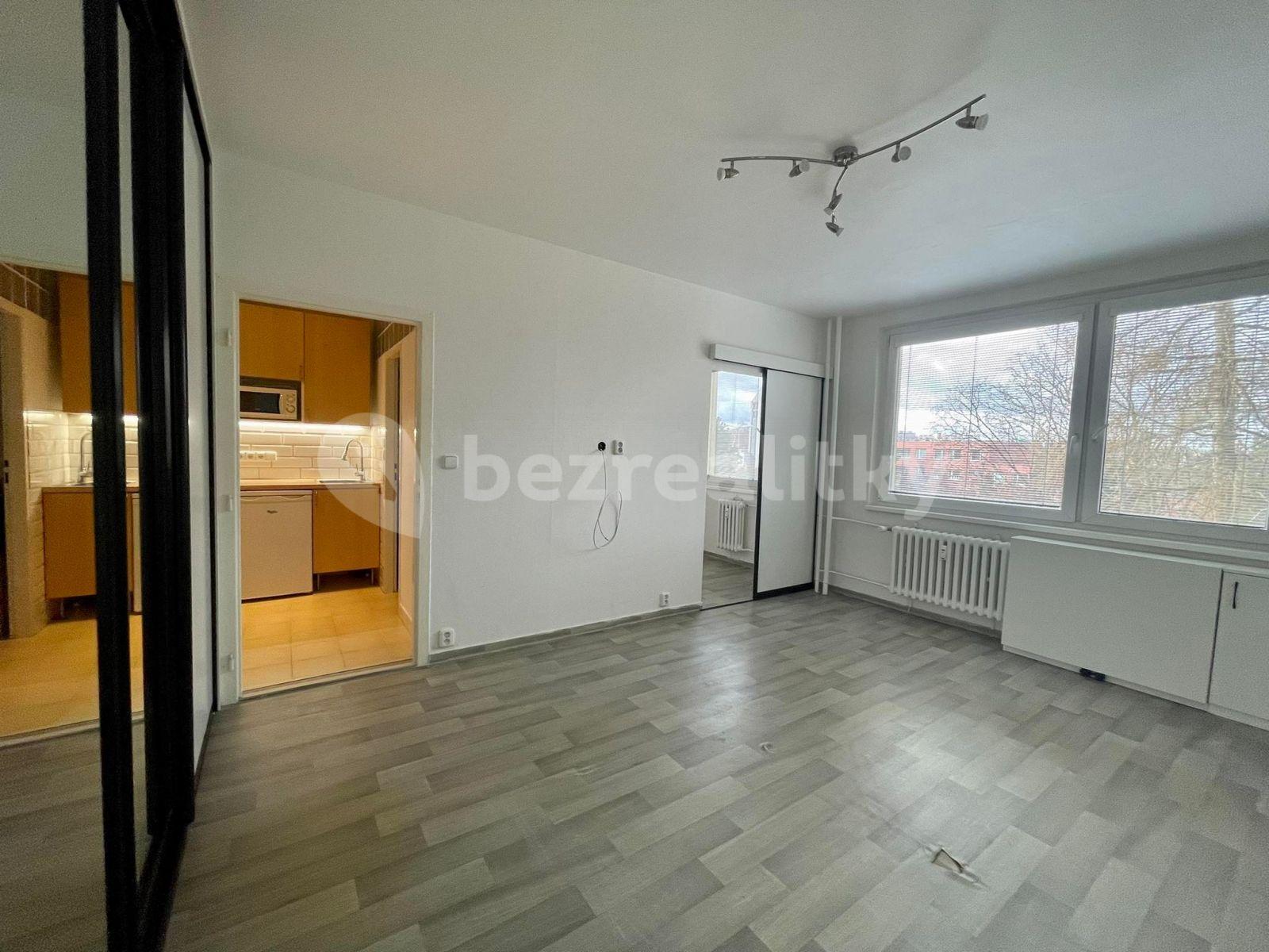 Prenájom bytu 1-izbový 32 m², Kunínova, Praha, Praha