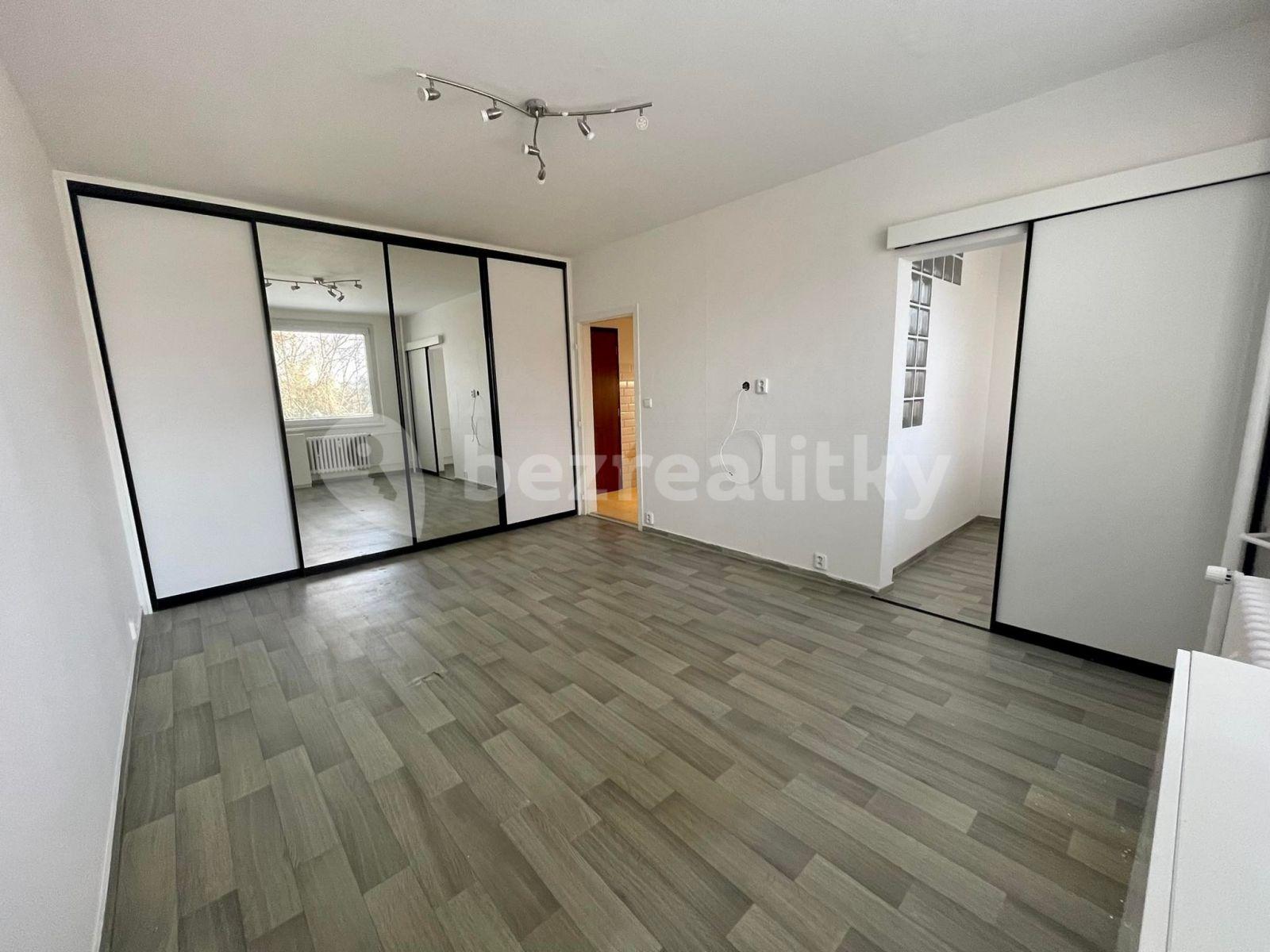 Prenájom bytu 1-izbový 32 m², Kunínova, Praha, Praha