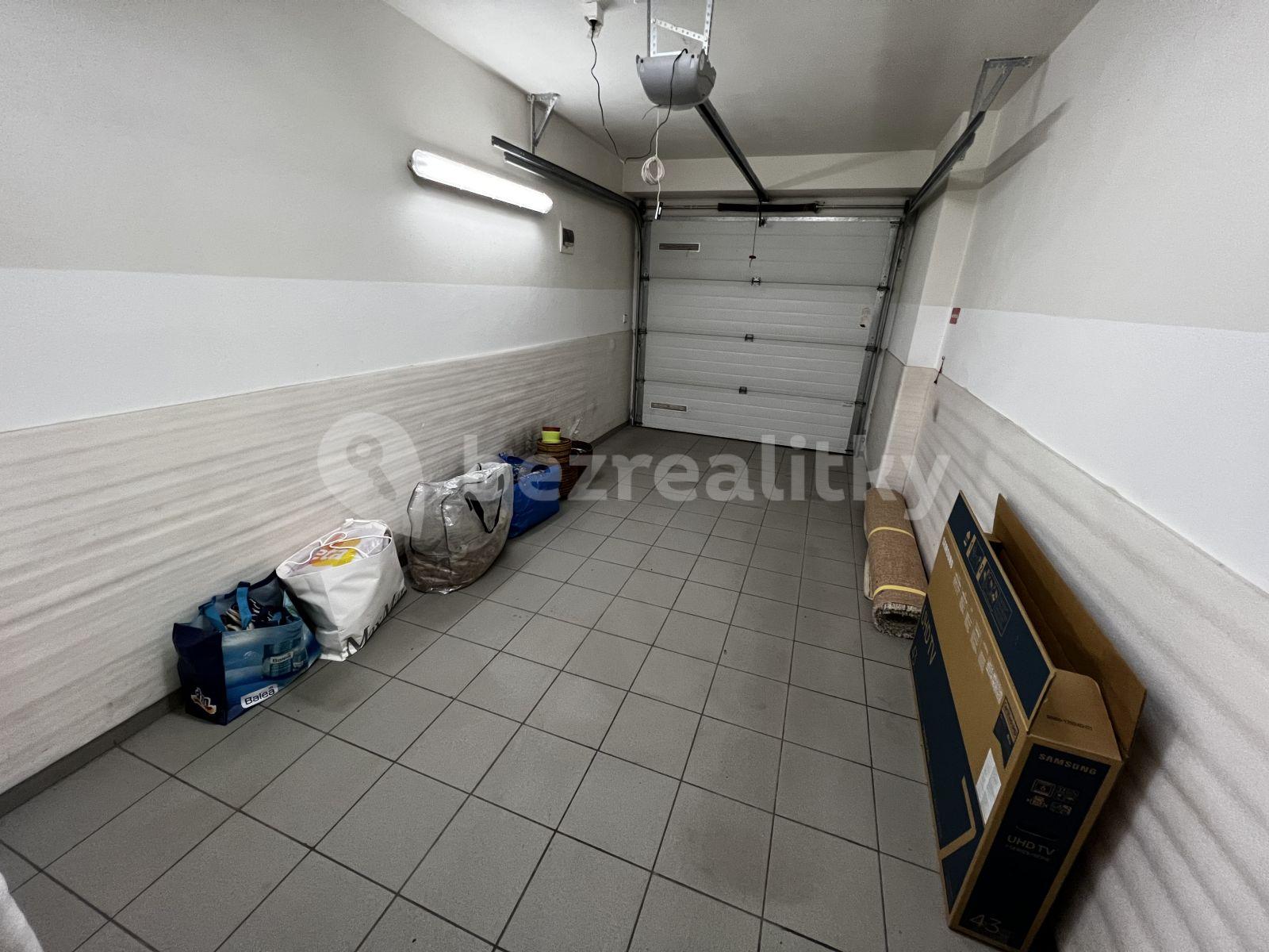 Prenájom bytu 1-izbový 65 m², Žlutá, Brno, Jihomoravský kraj