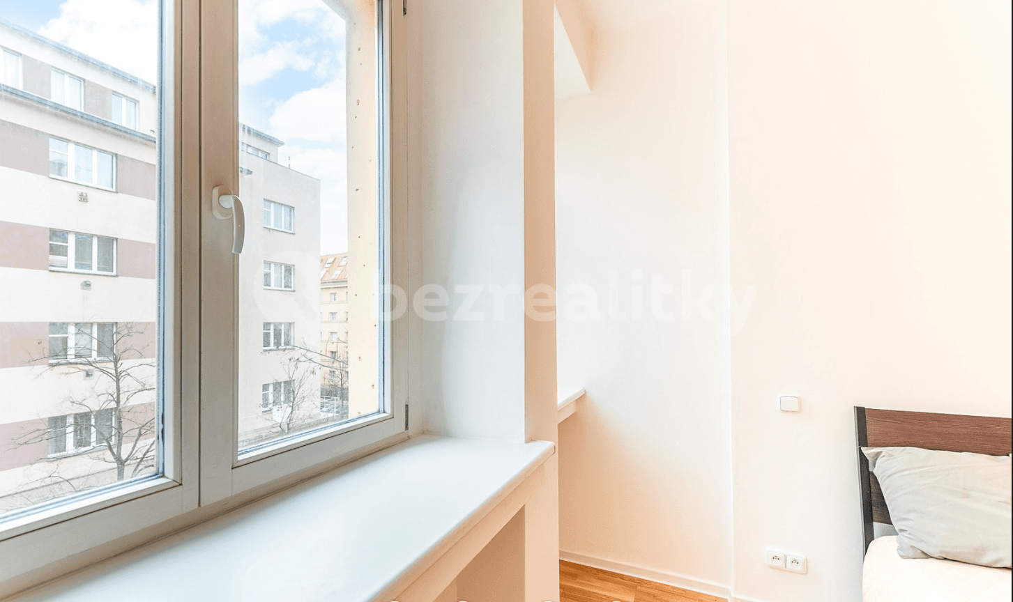 Prenájom bytu 2-izbový 53 m², Lucemburská, Praha, Praha