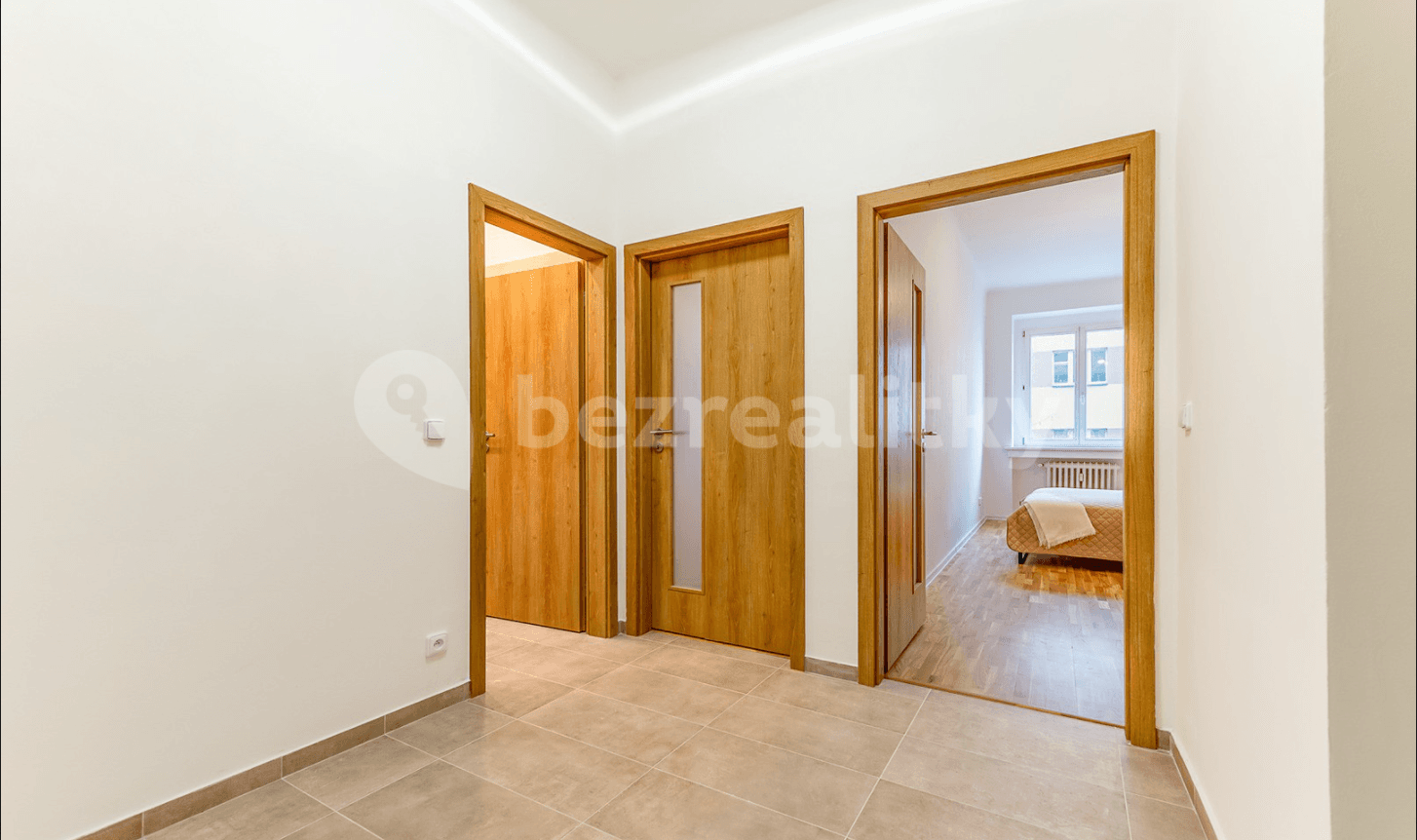 Prenájom bytu 2-izbový 53 m², Lucemburská, Praha, Praha