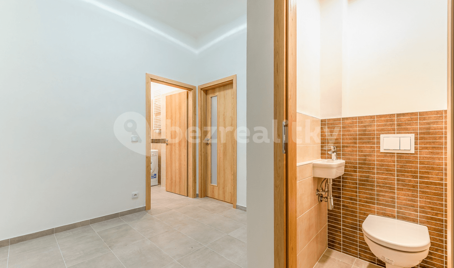 Prenájom bytu 2-izbový 53 m², Lucemburská, Praha, Praha