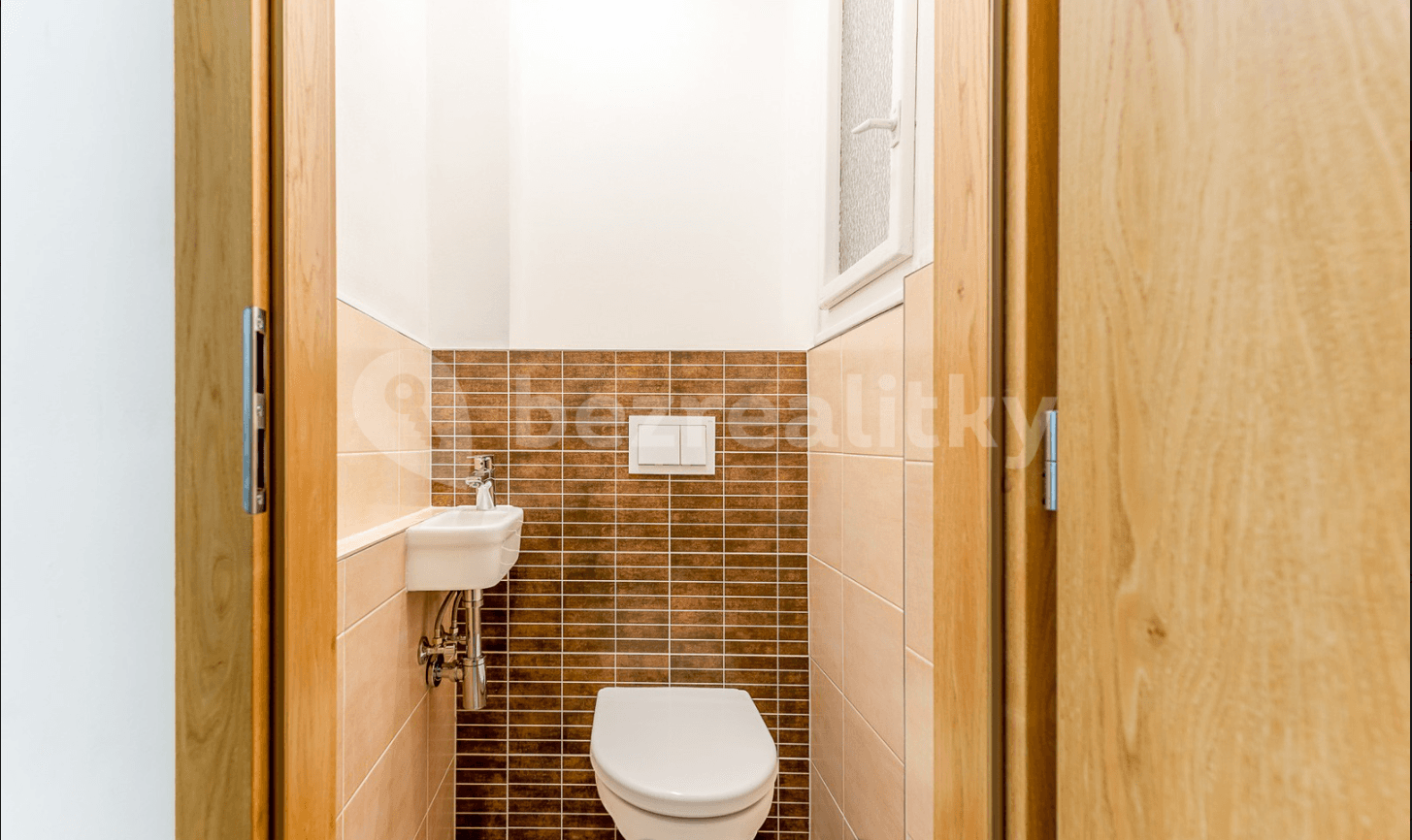 Prenájom bytu 2-izbový 53 m², Lucemburská, Praha, Praha