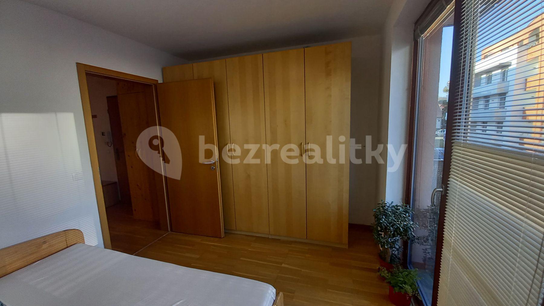 Prenájom bytu 3-izbový 108 m², Březiněveská, Praha, Praha