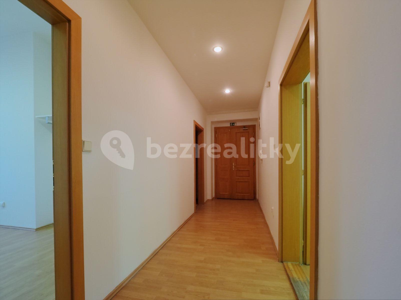 Prenájom bytu 5-izbový 130 m², Velehradská, Praha, Praha