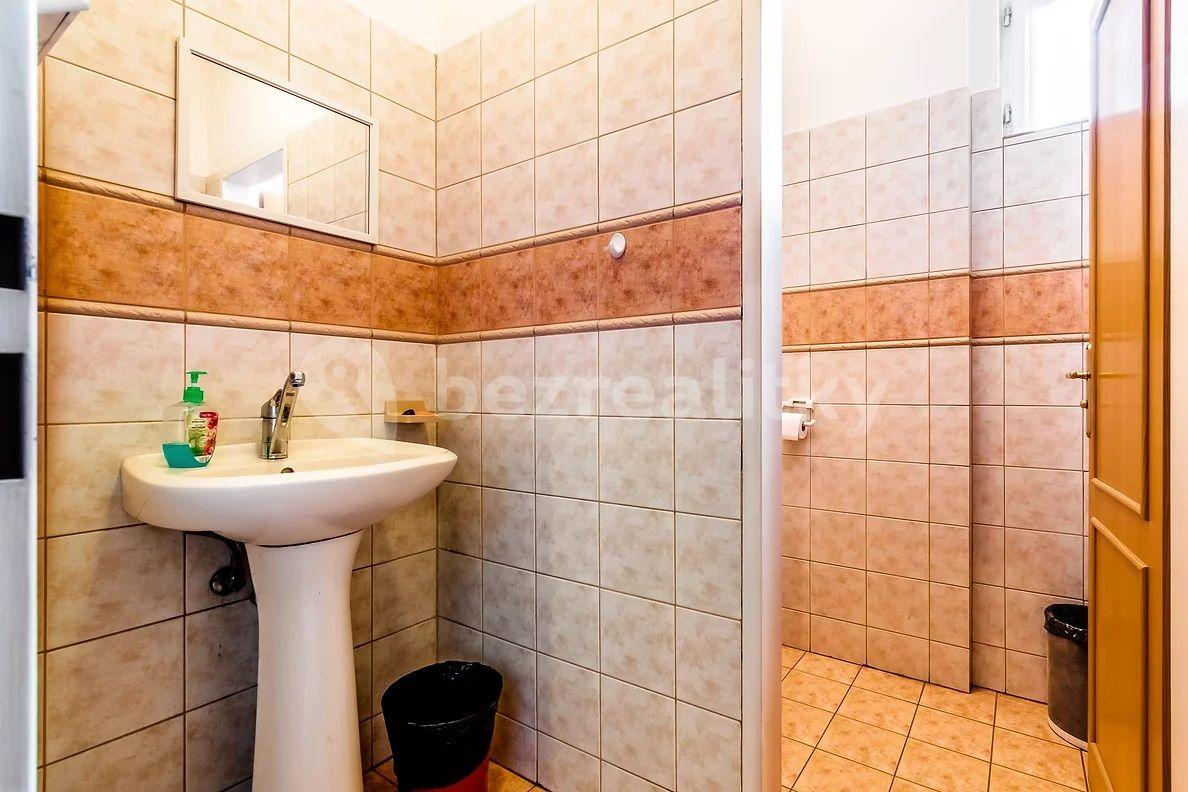 Prenájom bytu 5-izbový 130 m², Velehradská, Praha, Praha