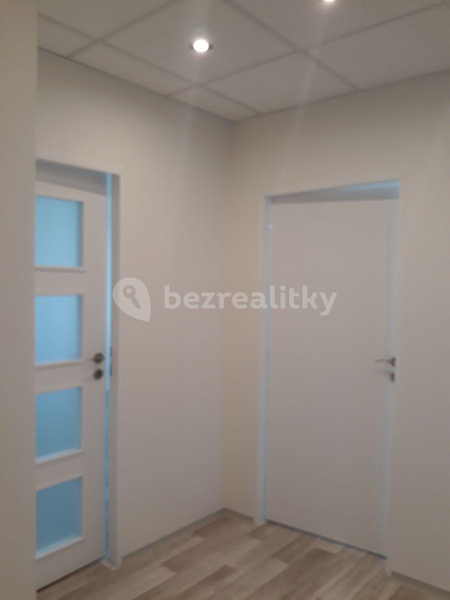 Prenájom bytu 3-izbový 65 m², Laudova, Praha, Praha