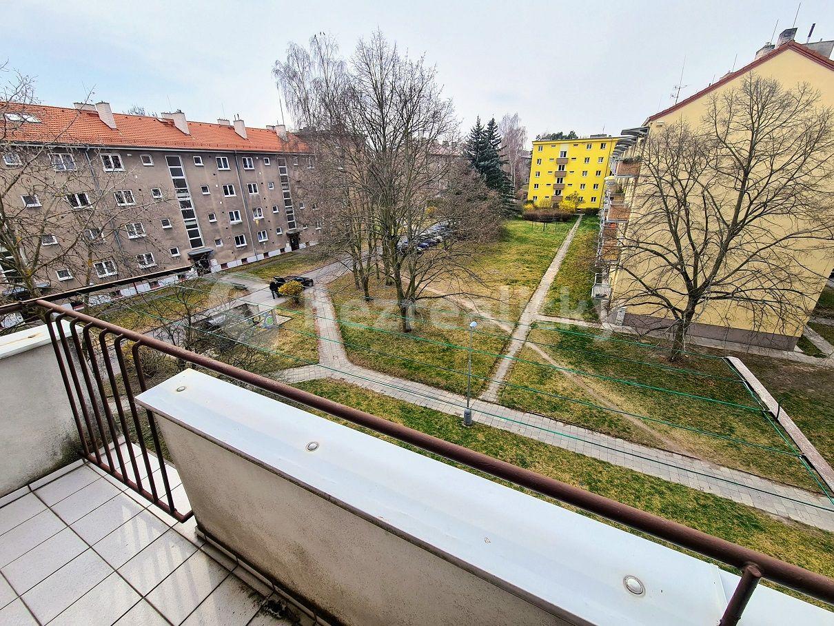 Prenájom bytu 2-izbový 60 m², Helsinská, Kladno, Středočeský kraj