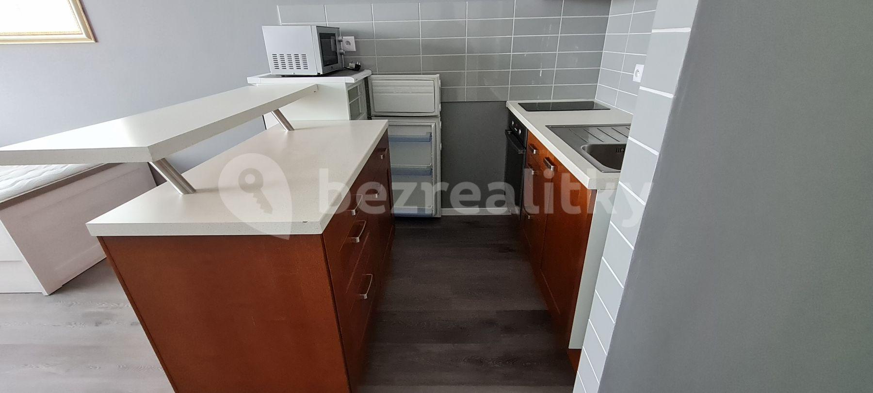 Prenájom bytu 1-izbový 29 m², Semická, Praha, Praha