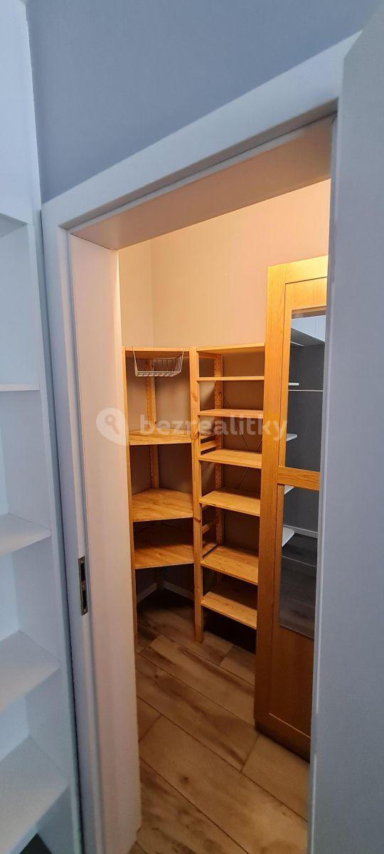 Prenájom bytu 1-izbový 29 m², Semická, Praha, Praha