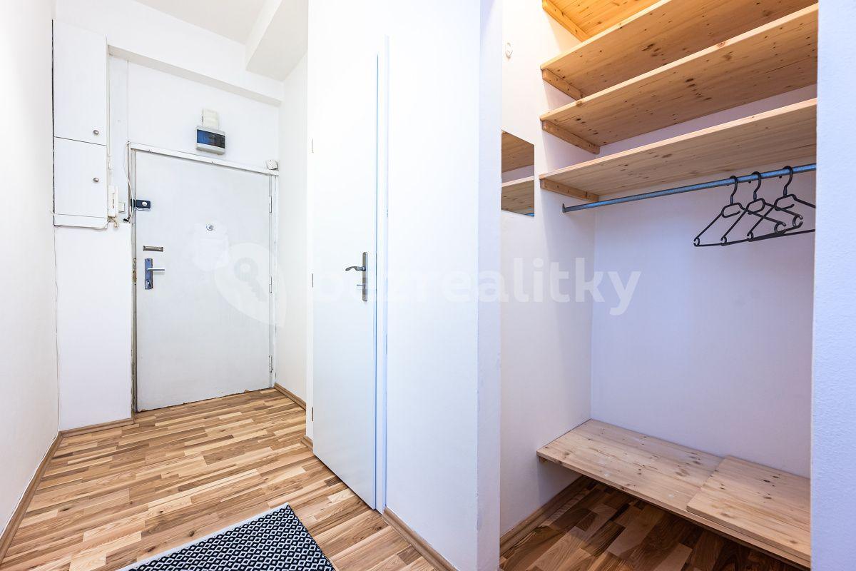 Prenájom bytu 1-izbový 32 m², 28. pluku, Praha, Praha