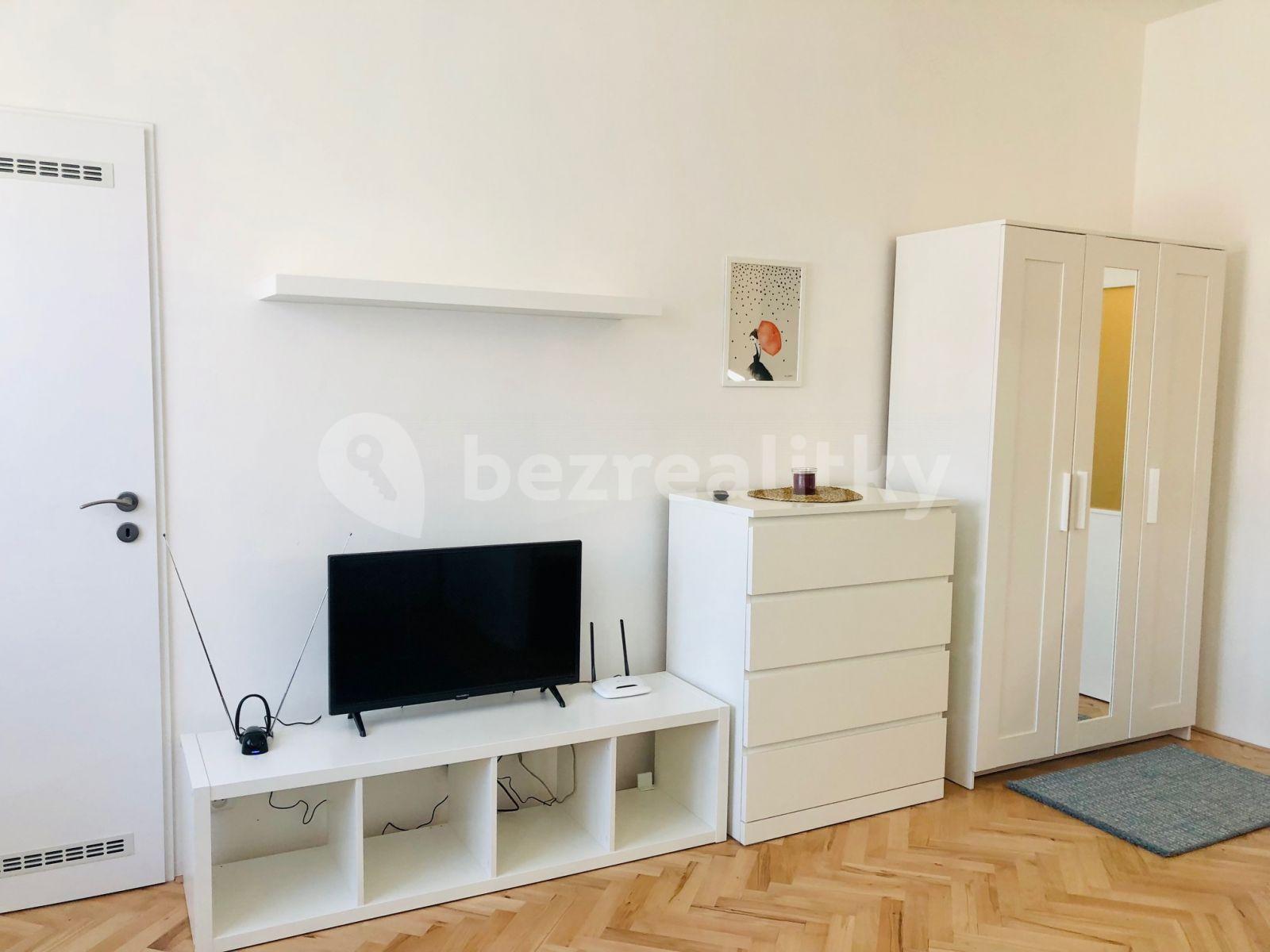 Prenájom bytu 1-izbový 30 m², Kloboučnická, Praha, Praha