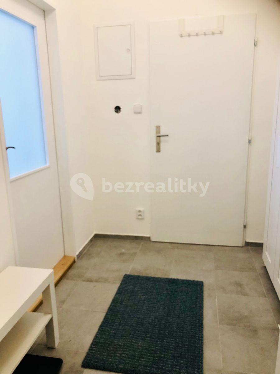 Prenájom bytu 1-izbový 30 m², Kloboučnická, Praha, Praha