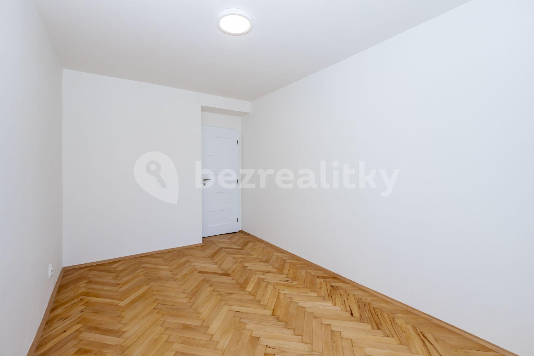 Prenájom bytu 3-izbový 65 m², Dukelská, Odolena Voda, Středočeský kraj