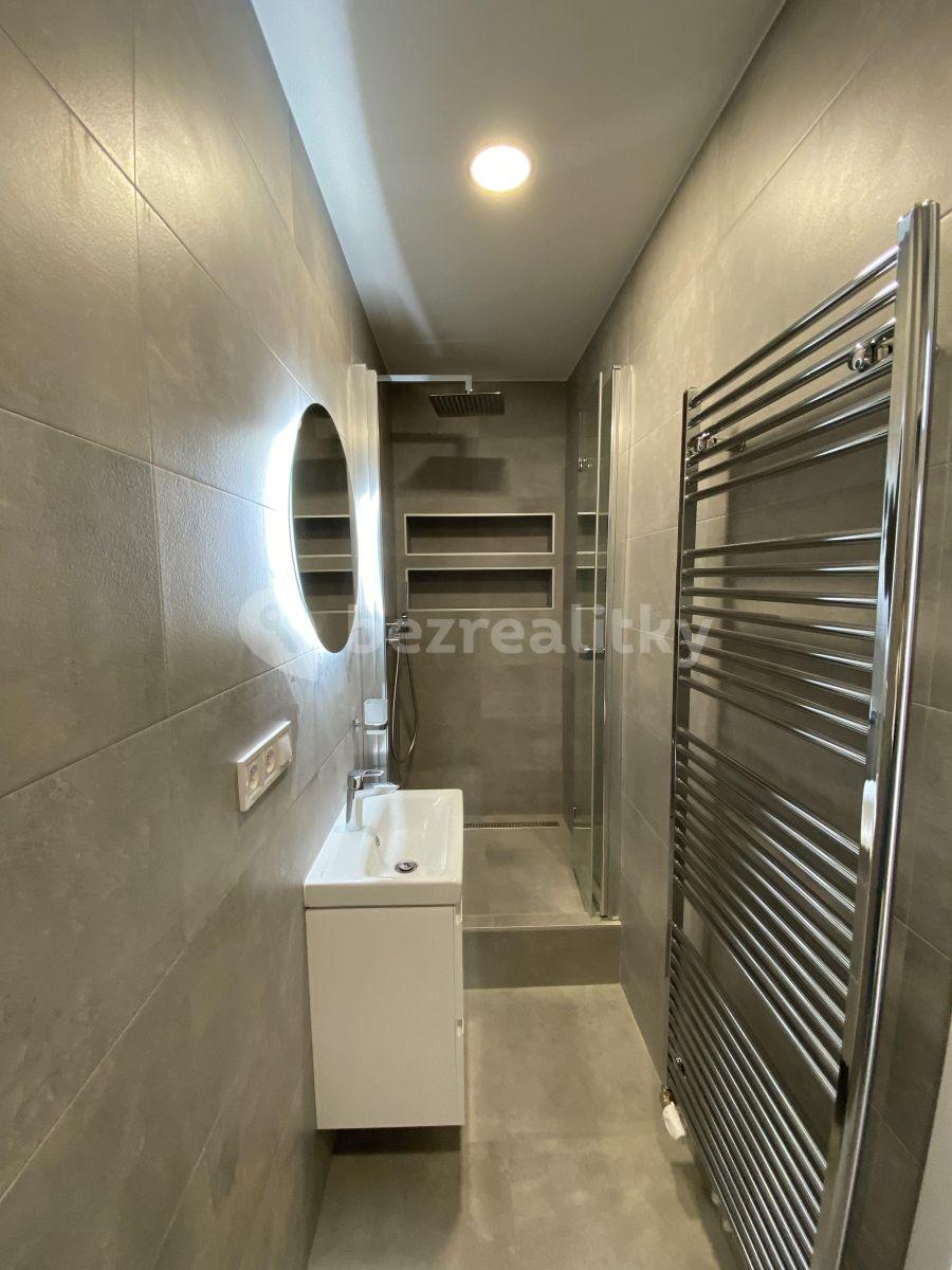 Prenájom bytu 2-izbový 56 m², Růžová, Praha, Praha