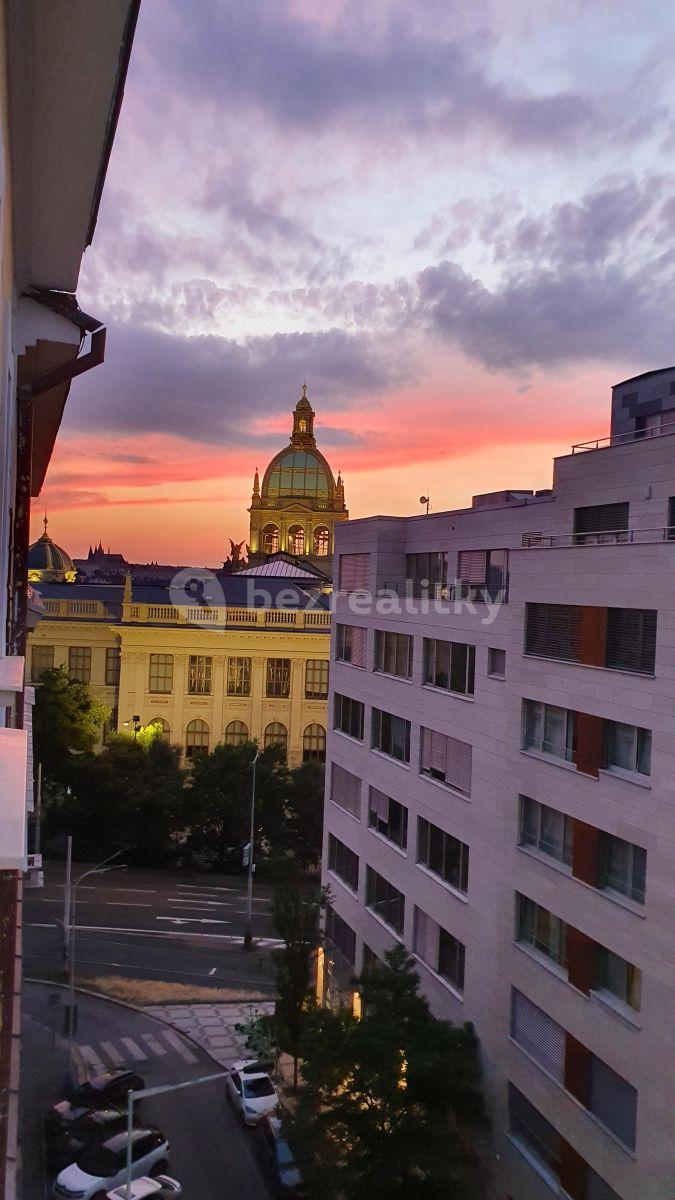 Prenájom bytu 1-izbový 27 m², Rubešova, Praha, Praha