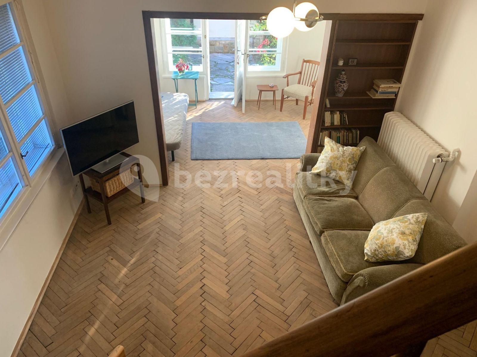 Prenájom bytu 4-izbový 88 m², Severozápadní Ⅴ, Praha, Praha