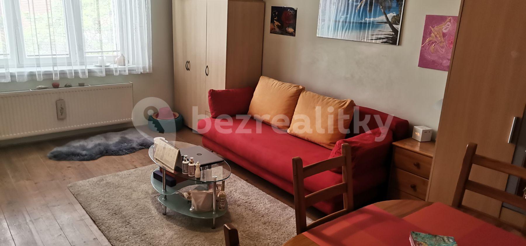 Prenájom bytu 1-izbový 37 m², Na Maninách, Praha, Praha